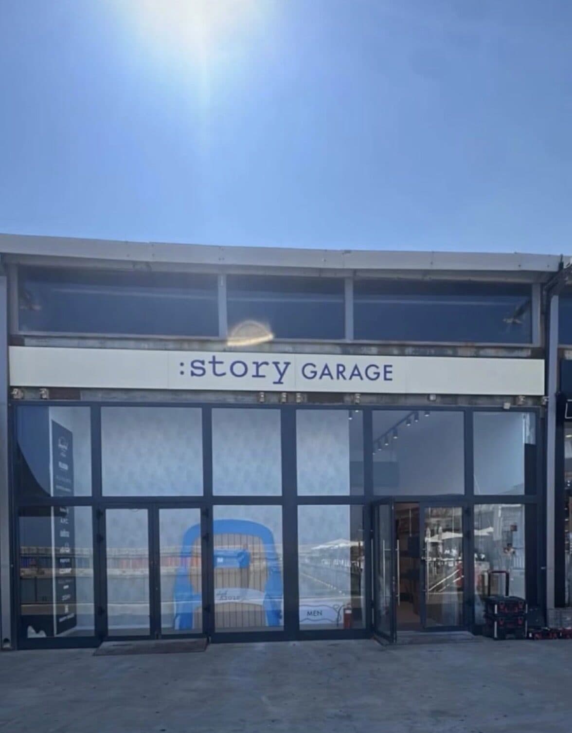 חזית story garage